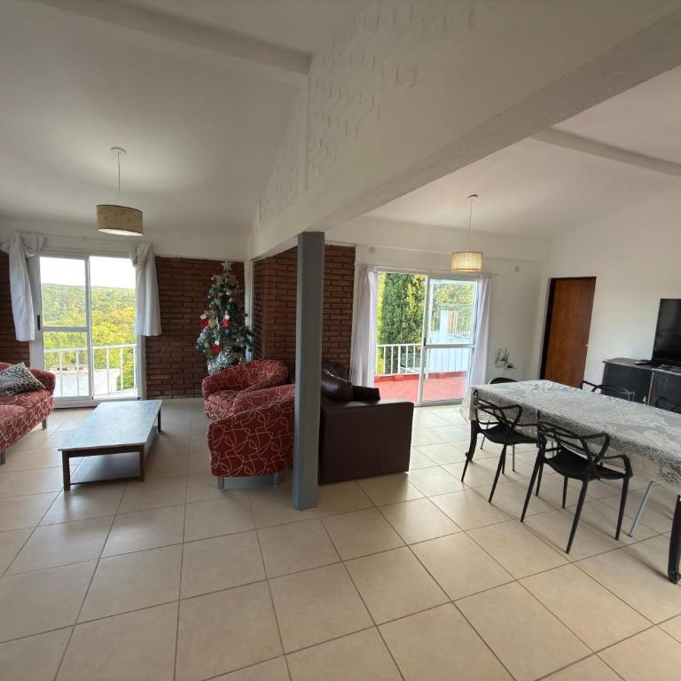 Playas Doradas - Three-Bedroom House - 17