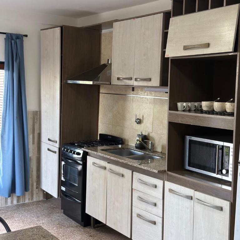 Playas Doradas - Three-Bedroom House - 9