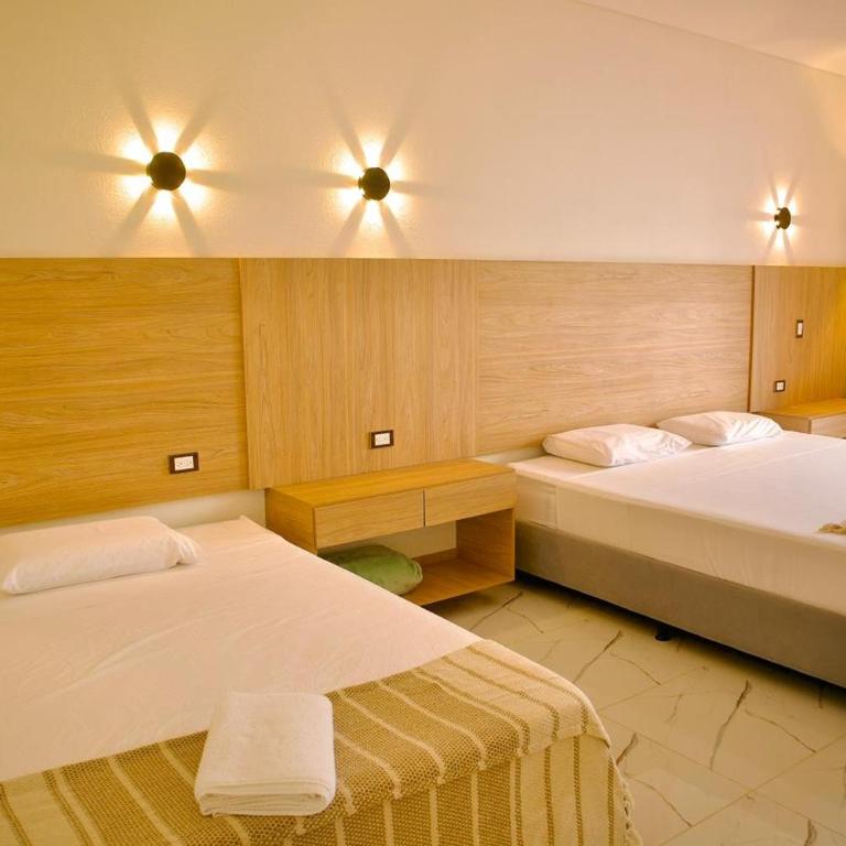 Don Joaquín - Deluxe Triple Room - 4