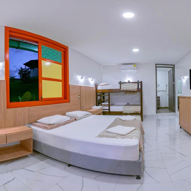 Don Joaquín - Deluxe Quadruple Room - 3
