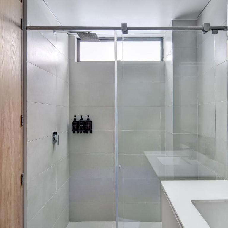Wynwood House 109 - One-Bedroom Apartment with View - 5