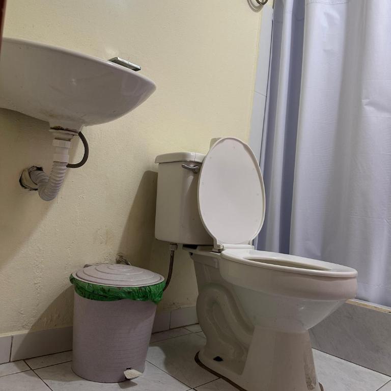 Hostal Casa Cotopaxi - 6-Bed Mixed Dormitory Room - 1