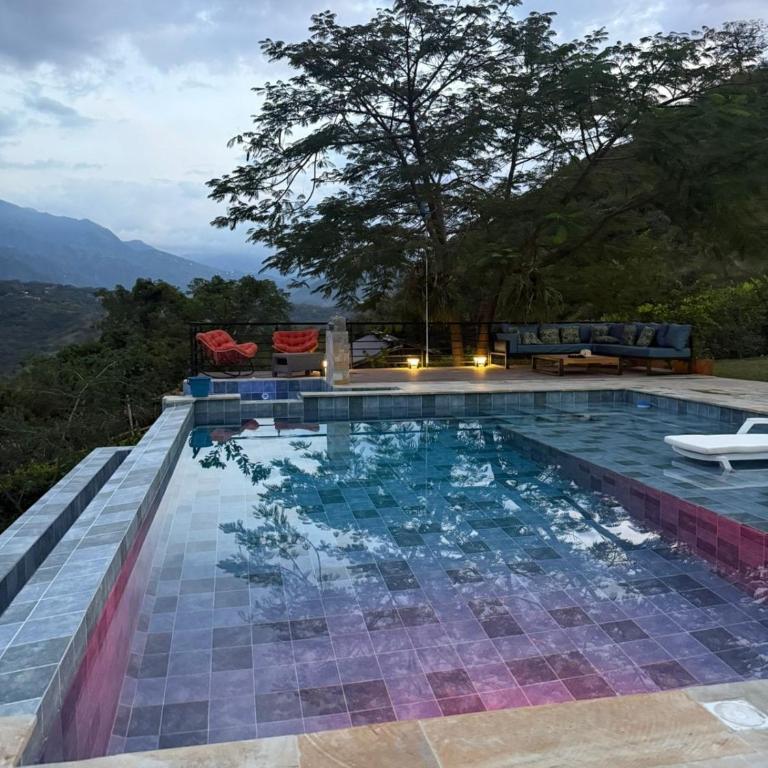 Finca en Sopetran con Piscina lnfinita y Jacuzzi - Four-Bedroom House - 4
