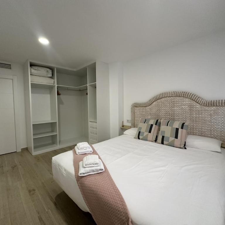Apartamento a 100 metros de la playa en Fuengirola - Apartamento - 13