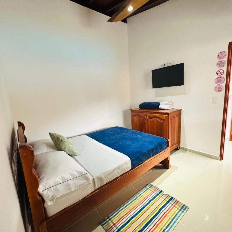 Hotel Jardin de Rosas - Double Room with Private Bathroom - 1
