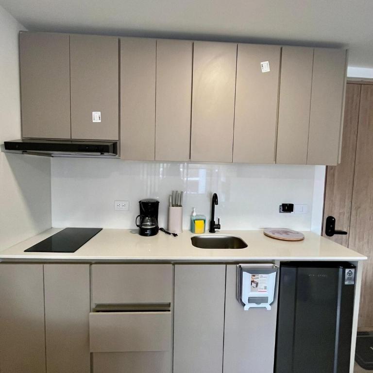Cómodo Loft ejecutivo con wifi de alta velocidad, Ideal para trabajo remoto - Apartamento de 1 dormitorio - 13
