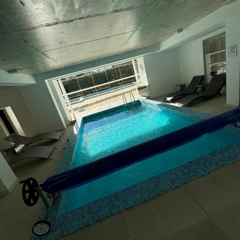 Piso 7 con vista a Playa Brava, Piscina y sauna - Apartamento de 2 dormitorios con balcón y vistas al mar - 3