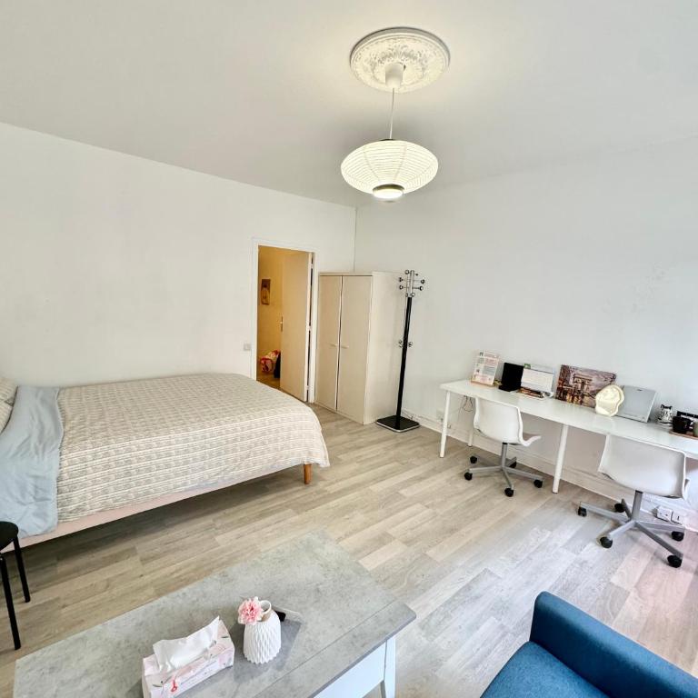 Le Berri Chic Studio-Steps from Champs-Élysées - One-Bedroom Apartment - 2