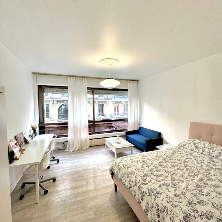 Le Berri Chic Studio-Steps from Champs-Élysées - One-Bedroom Apartment - 5