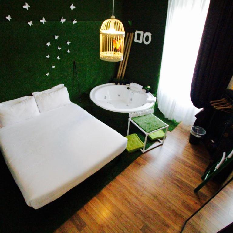 Jacuzzi Rooms - Camera Matrimoniale con Vasca Idromassaggio - 11
