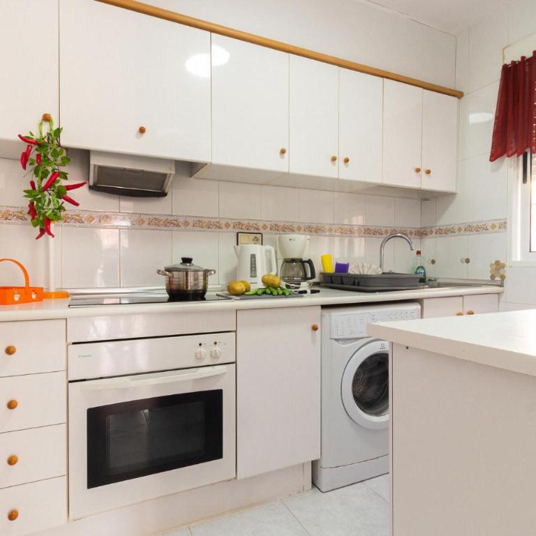 Nice Apartment In Torrevieja With Wifi - Apartamento de 2 dormitorios - 7