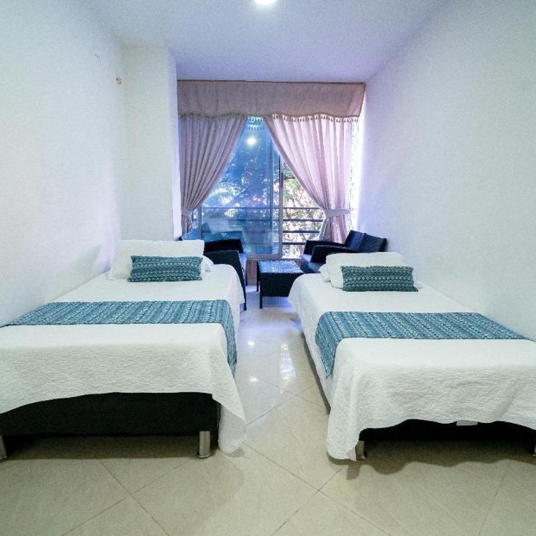 Living Montes - Deluxe Double Room with Bath - 2