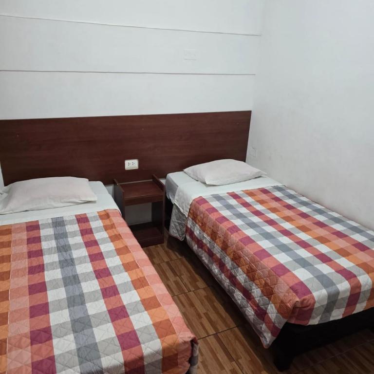 Hostal Las Cruces II - Double Room with Private Bathroom - 1