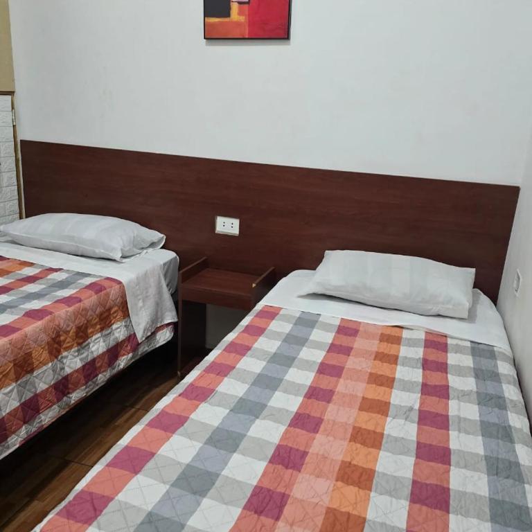 Hostal Las Cruces II - Double Room with Private Bathroom - 3