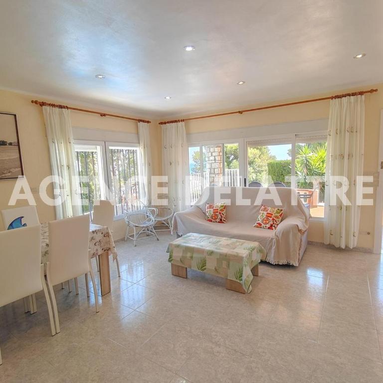 Villa con piscina privada y WIFI, 3 dormitorios cerca del centro - ES-389-9 - Casa - 3
