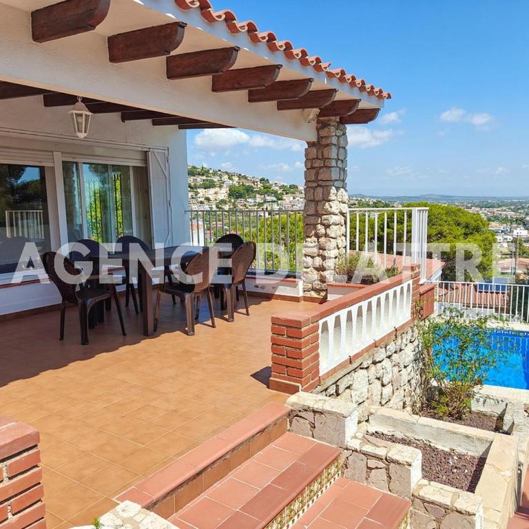 Villa con piscina privada y WIFI, 3 dormitorios cerca del centro - ES-389-9 - Casa - 14
