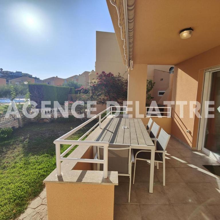 Villa tranquila con piscina y jacuzzi compartidos, 3 habitaciones, 2 baños - ES-389-25 - Casa - 3