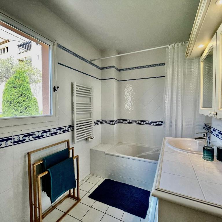 Maison climatisée 6 pers. avec piscines au Domaine Pont Royal - FR-1-658-38 - Maison de Vacances - 13
