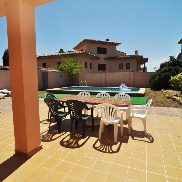 Casa espaciosa con piscina privada, WiFi y barbacoa a 15 minutos de la playa en Torroella de Montgrí - HISP-7-19 - Villa - 5