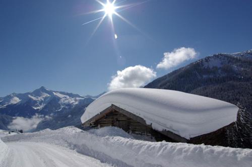 Landhaus Katharina bis 5 Personen mit Saunachalet und Blick auf die Bergwelt des Zillertals - Apartment mit Blick auf die Berge - 56