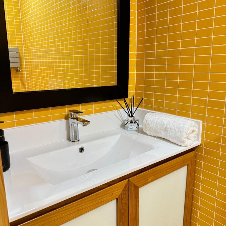 Heart of Valencia - Two-Bedroom Apartment - 18