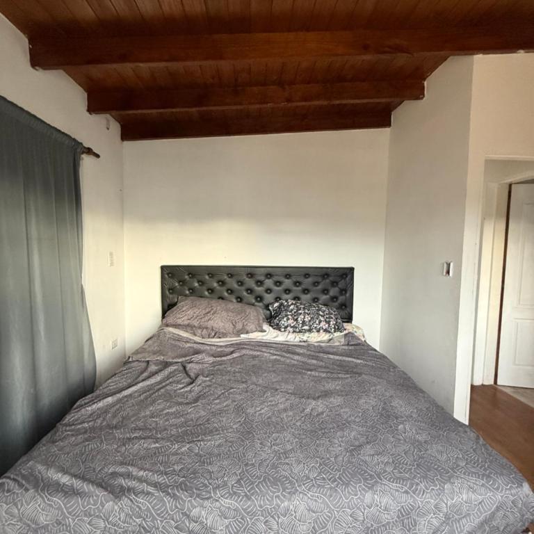 Carlos - Three-Bedroom House - 7