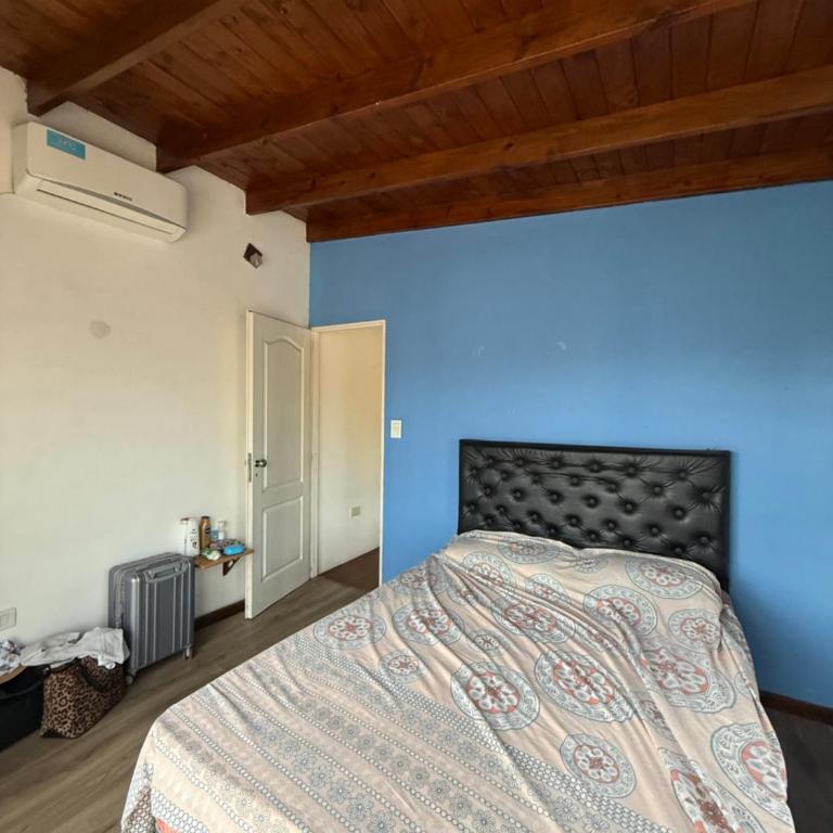 Carlos - Three-Bedroom House - 11