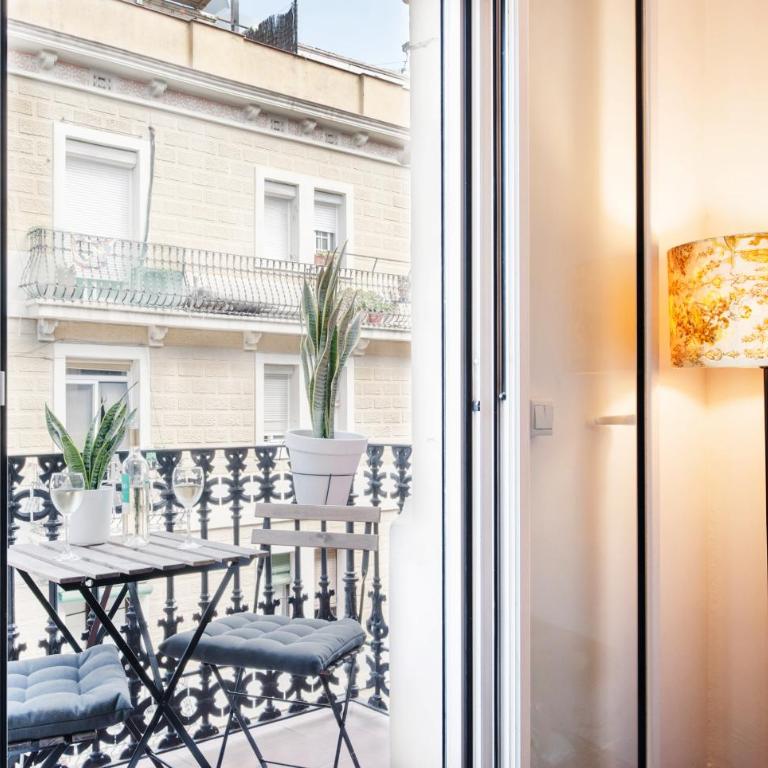 Design Apartment in Barcelona - One-Bedroom Apartment - 44