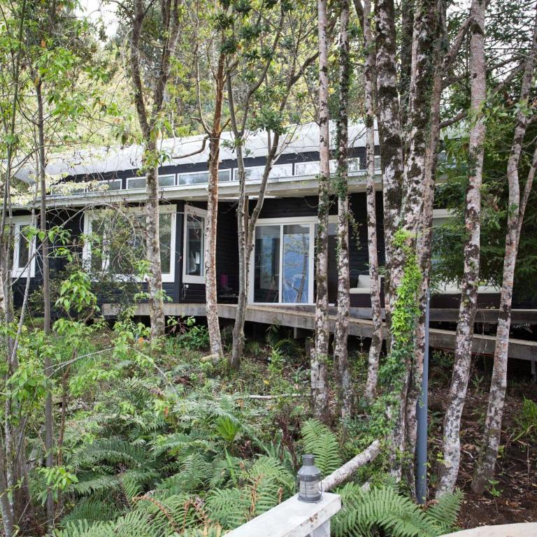 Mareas Ralun Lodge - Deluxe Bungalow with Fjord View - 5