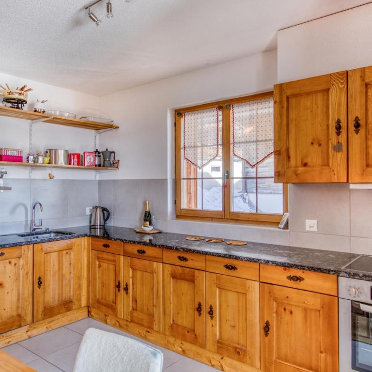 Ski-in Ski-out with Chimney and view Hameau B1 - Apartment - 13