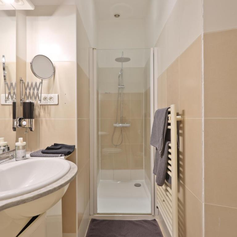 Quartier Palais Royal-Studio Apartment Free Netflix - Studio with Sofa Bed - 9