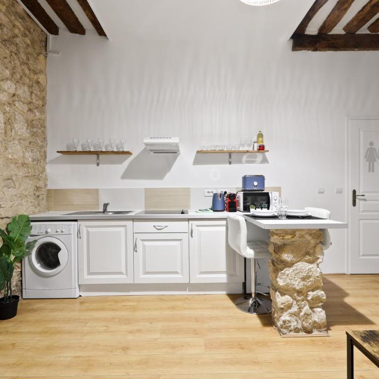 Quartier Palais Royal-Studio Apartment Free Netflix - Studio with Sofa Bed - 5