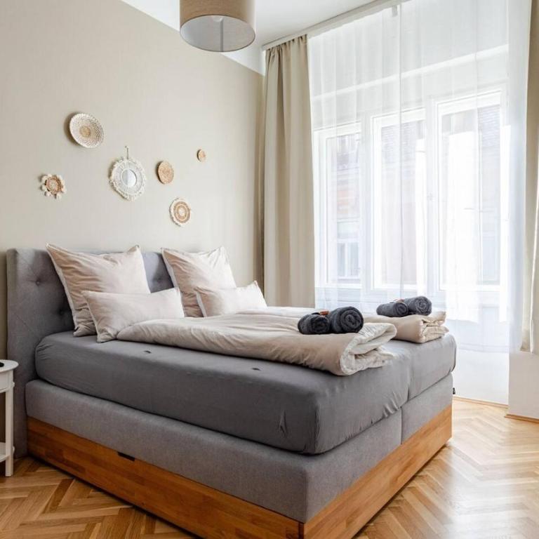 Boho Living Altstadt Suites - Free Parking by HERO HOMES Graz - Two-Bedroom Superior Apartment - 3