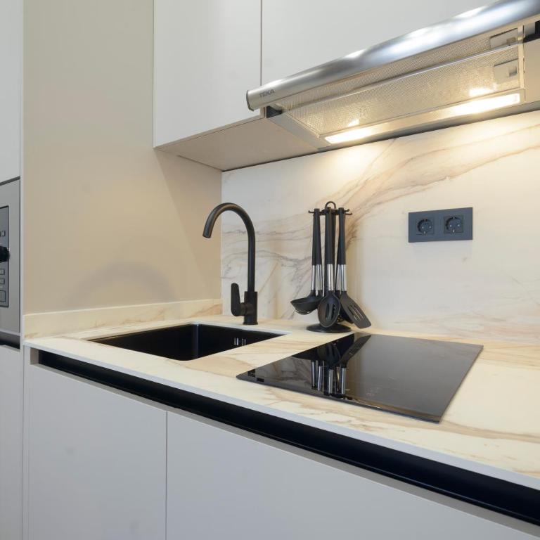 Escolástica Suites Centro - Two-Bedroom Apartment with View - 7