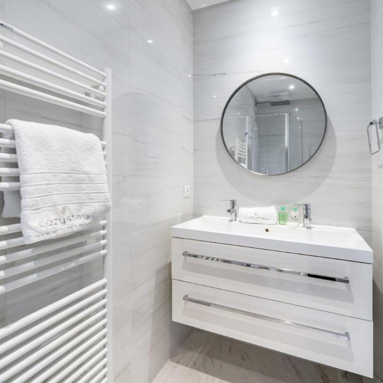 Contemporary house in the center of Cannes with a pool and relaxation area - Maison de Vacances - 24