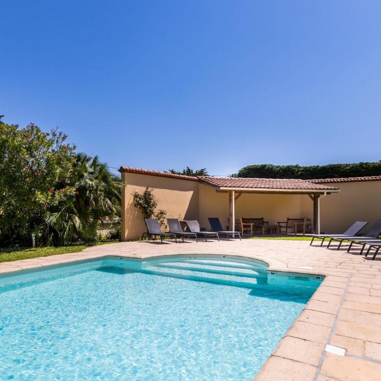 HACIENDA KEYWEEK Villa Familiale avec Piscine Jardin Sauna à Anglet - Villa - 5