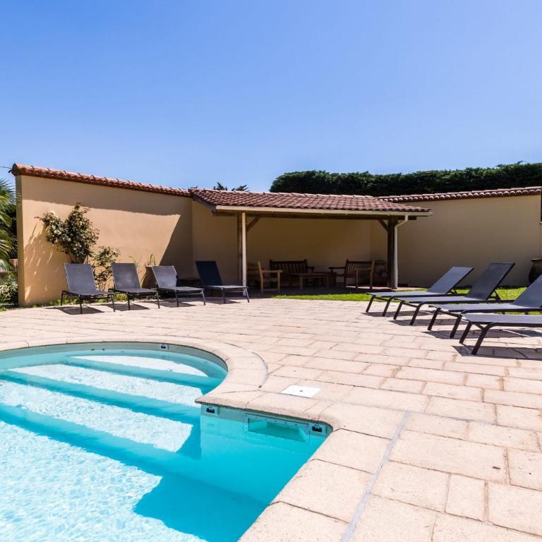 HACIENDA KEYWEEK Villa Familiale avec Piscine Jardin Sauna à Anglet - Villa - 6