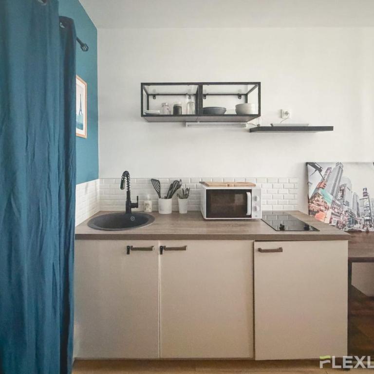 Mignon studio dans Paris 18ème - Studio - 6