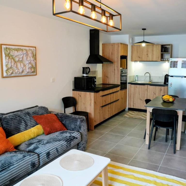 Modern apartment close to the slopes in Briançon - Apartment - 1
