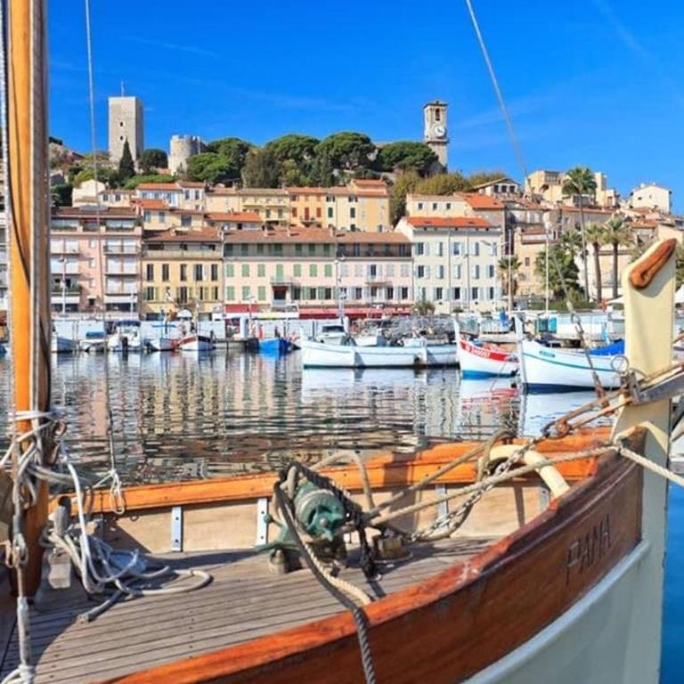 Vieux Cannes - 4 couchages - 6 min du Palais des Festivals - Apartment - 22