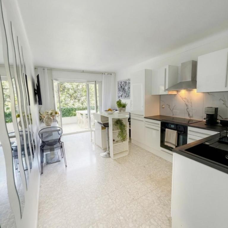 Long Beach Apartment Cannes - Apartment mit 2 Schlafzimmern, Terrasse und Meerblick - 6