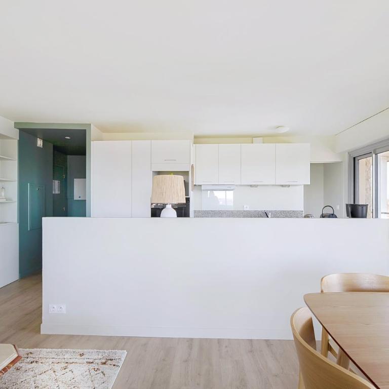 La Ronceray - Appartement 2 Chambres avec Balcon et Vue sur la Mer - 9