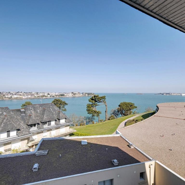 La Ronceray - Appartement 2 Chambres avec Balcon et Vue sur la Mer - 11
