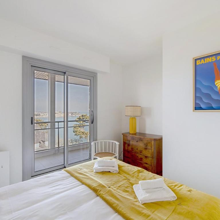 La Ronceray - Appartement 2 Chambres avec Balcon et Vue sur la Mer - 17