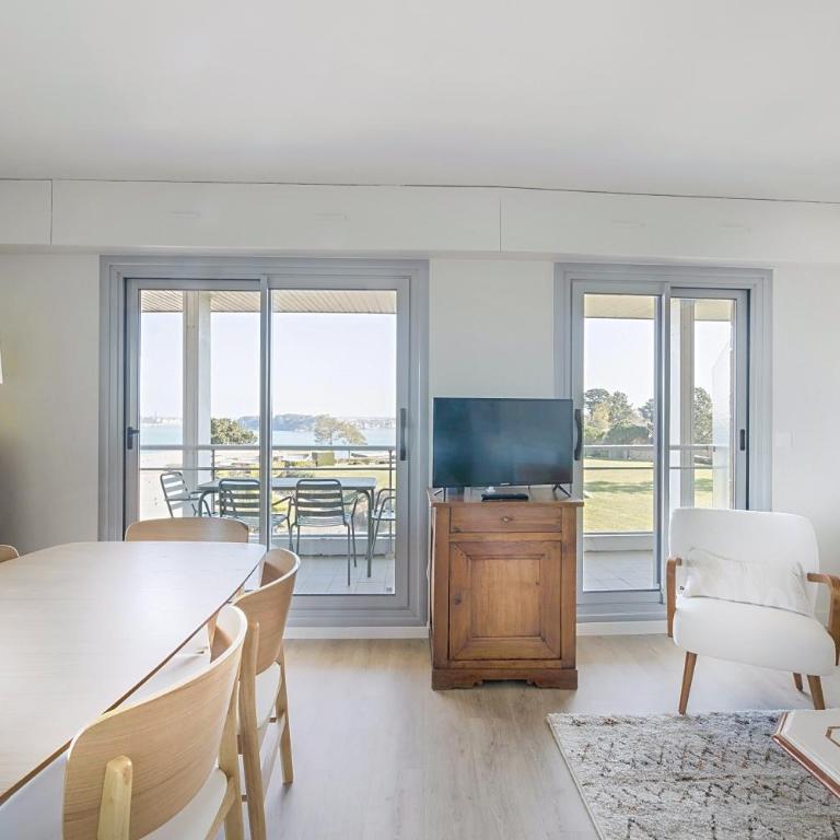 La Ronceray - Appartement 2 Chambres avec Balcon et Vue sur la Mer - 35