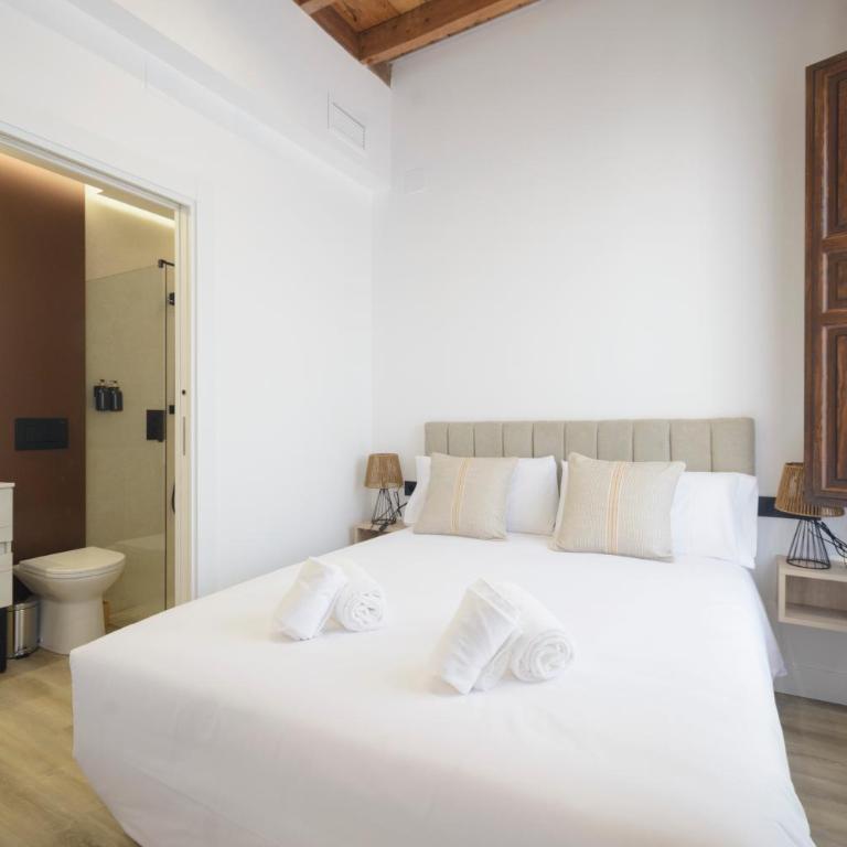 Escolástica Suites Centro - Studio with Balcony - 5