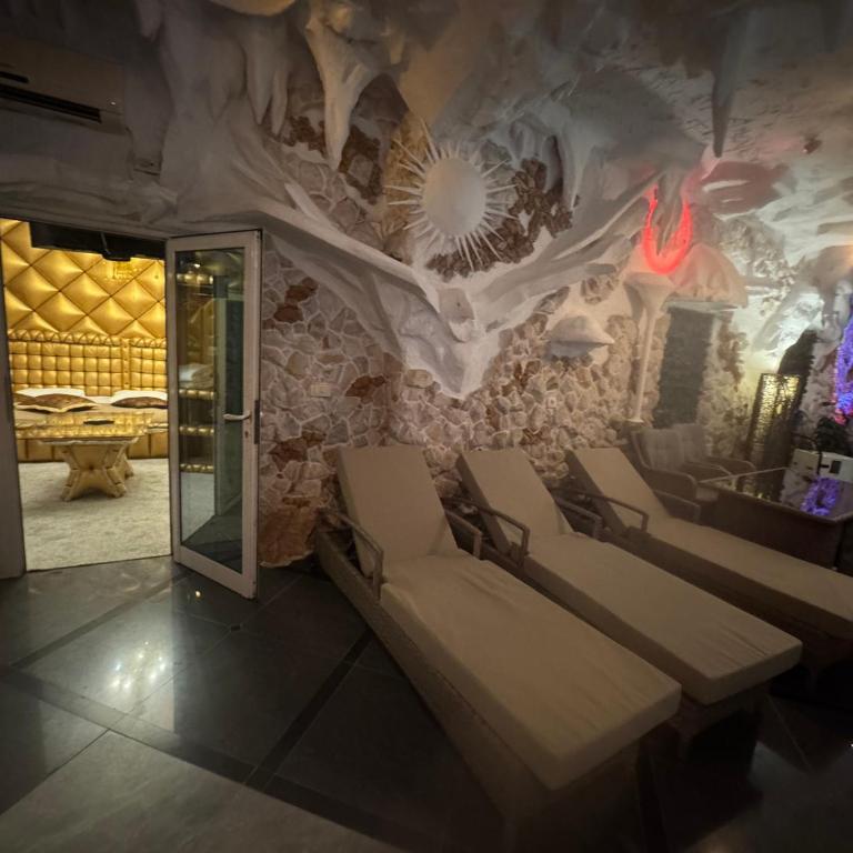 Bali Colosseum Hotel - Suite with Private Pool - 3