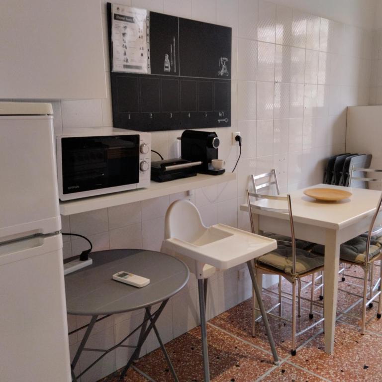Great holiday appartamento moderno comodo a centro e spiagge - Apartment mit 1 Schlafzimmer - 2