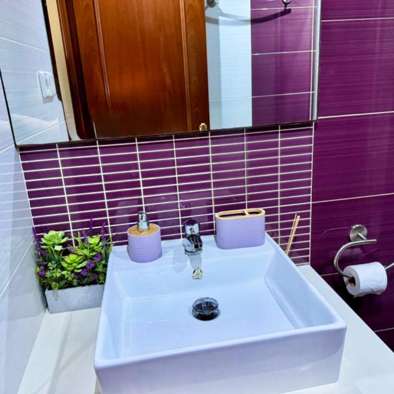 Apartsalou Oasis - One-Bedroom Standard Apartment - 17