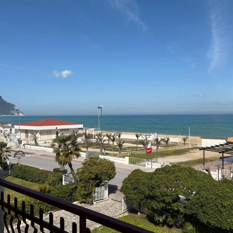 M001 - Marcelli, trilocale vista mare - Appartamento con 2 Camere da Letto - 1